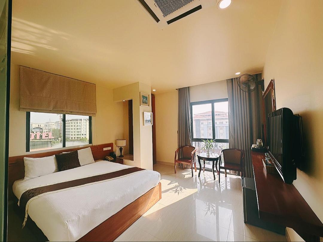 OYO 1045 B Hotel Hanoi Buitenkant foto